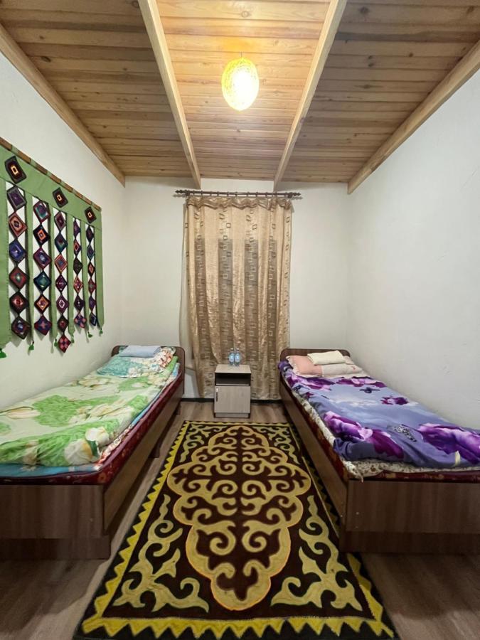 Guest House Guljan Bokonbayevo Esterno foto