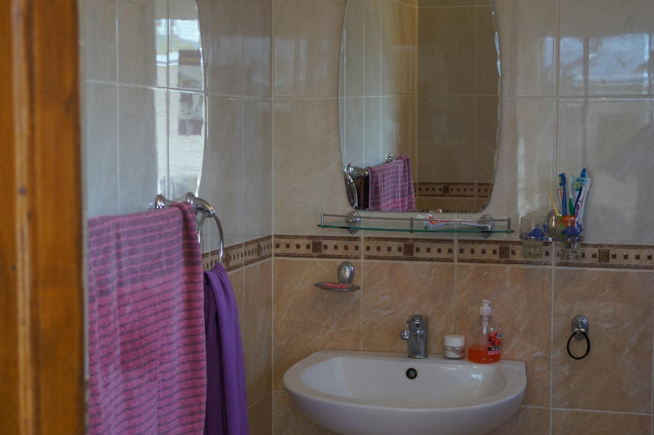 Guest House Guljan Bokonbayevo Esterno foto